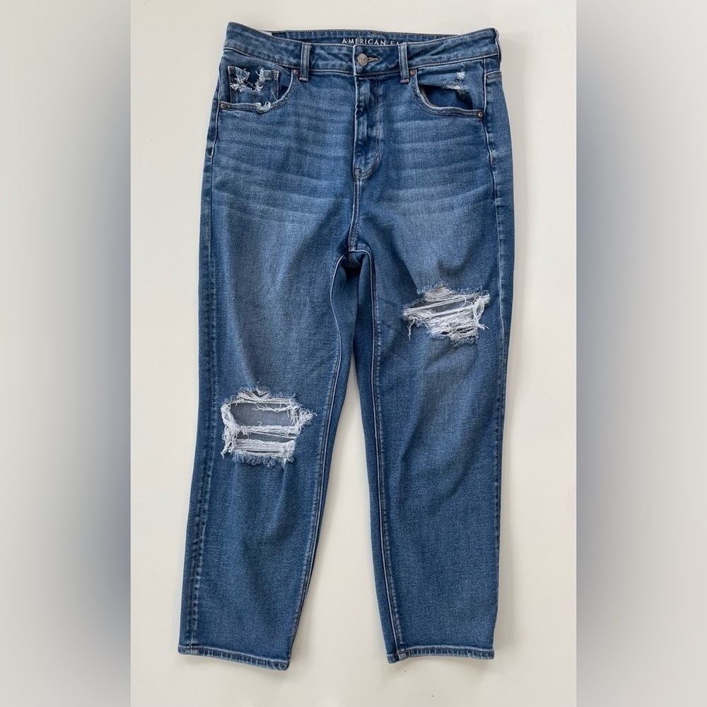 American Eagle Women's Distressed Medium Wash Stretch Mom Straight Jean Size 14